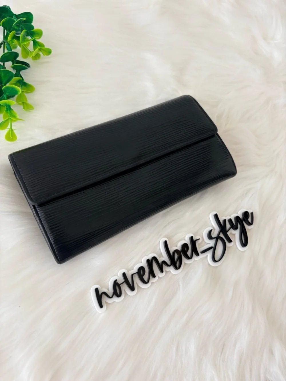 Louis Vuitton Black Epi Sarah Wallet